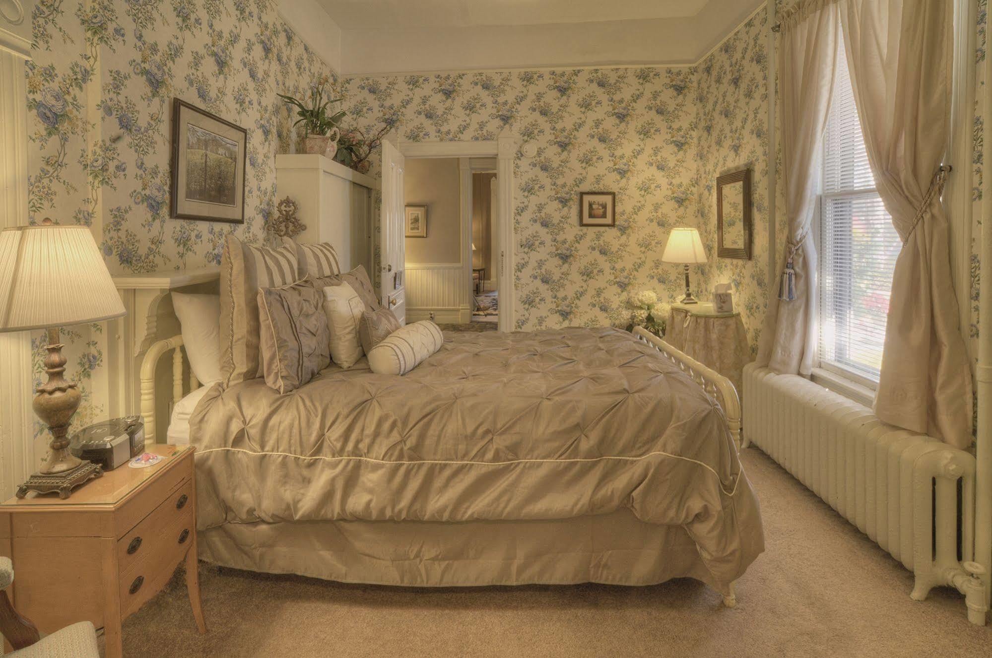 1898 Waverly Inn Хендерсънвил Екстериор снимка